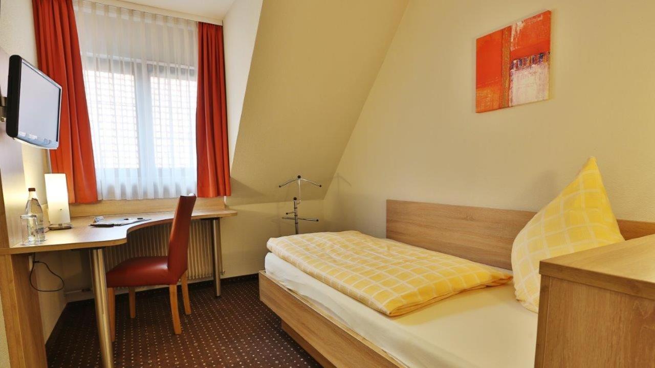 Hotel Krone Garni Deckenpfronn Dış mekan fotoğraf
