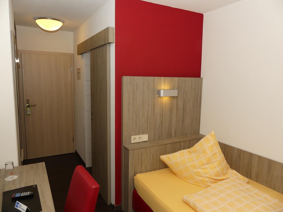 Hotel Krone Garni Deckenpfronn Dış mekan fotoğraf